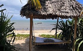 Ushongo Beach Bandas